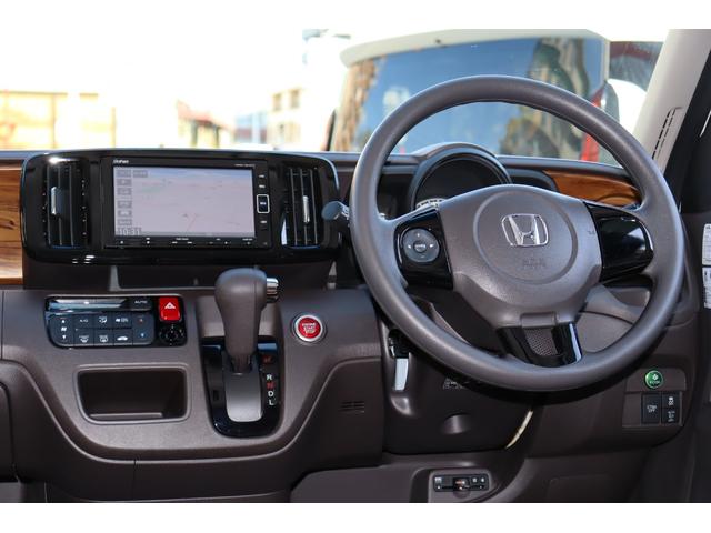 Ｎ－ＯＮＥ セレクト　シティブレーキアクティブシステム・Ｇａｔｈｅｒｓ　メモリーナビ／フルセグＴＶ・バックカメラ・ハーフレザーシート・オートエアコン・オートライト・アイドリングストップ・シートヒーター・ＨＩＤヘッドライト（2枚目）