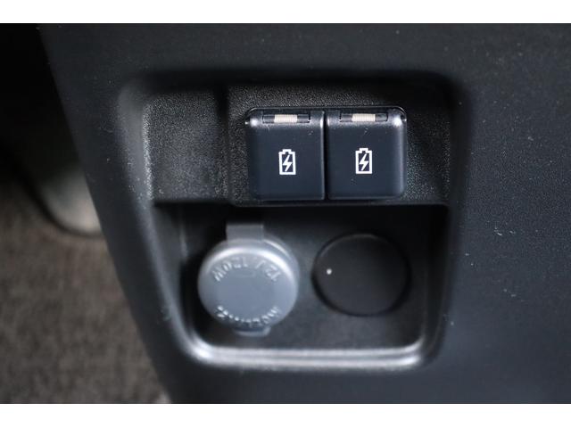 スペーシアギア ハイブリッドＸＺ　衝突被害軽減ブレーキシステム・ＫＥＮＷＯＯＤ　メモリーナビ／フルセグＴＶ・バックカメラ・両側パワースライドドア・オートエアコン・オートライト・サーキュレーター・リヤサンシェード・シートバックテーブル（18枚目）