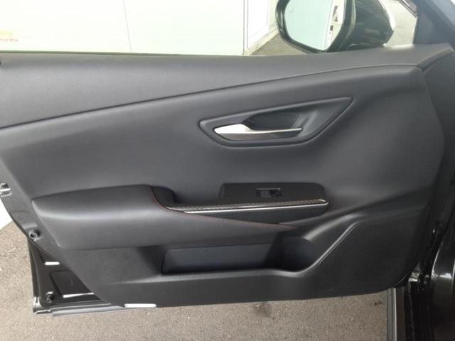 クラウンハイブリッド RSリミテッド サンルーフ/保証書/純正 SDナビ/トヨタセーフティセンス/シートヒーター/パノラミックビューモニター/車線逸脱防止支援システム/シート 合皮/パーキングアシスト 自動操舵 衝突被害軽減システム(21枚目)