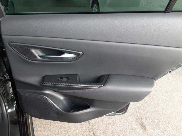 クラウンハイブリッド RSリミテッド サンルーフ/保証書/純正 SDナビ/トヨタセーフティセンス/シートヒーター/パノラミックビューモニター/車線逸脱防止支援システム/シート 合皮/パーキングアシスト 自動操舵 衝突被害軽減システム(24枚目)