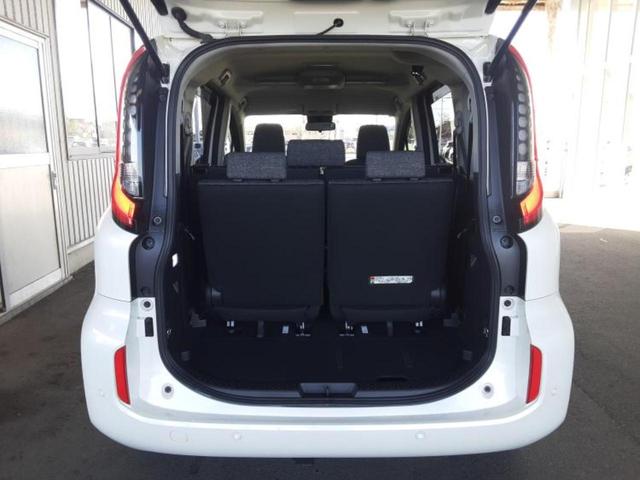 シエンタ Ｚ　新品タイヤ／保証書／ディスプレイオーディオ＋ナビ１０インチ／トヨタセーフティセンス／両側電動スライドドア／パノラミックビューモニター／車線逸脱防止支援システム／ヘッドランプ　ＬＥＤ　全周囲カメラ（21枚目）