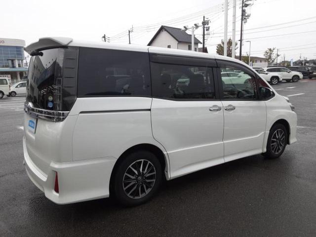 ヴォクシー ＺＳキラメキ　新品タイヤ／保証書／社外　ＳＤナビ／衝突安全装置／両側電動スライドドア／車線逸脱防止支援システム／ドライブレコーダー　社外／ヘッドランプ　ＬＥＤ／Ｂｌｕｅｔｏｏｔｈ接続／ＥＴＣ／ＥＢＤ付ＡＢＳ（3枚目）