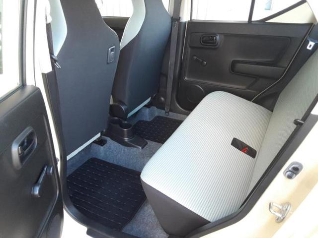 ＷＥＣＡＲＳでは各商談席に大型モニターをご用意しております！見やすい大画面でゆったりと全国の在庫をご覧いただけます！是非ご来店お待ちしております！