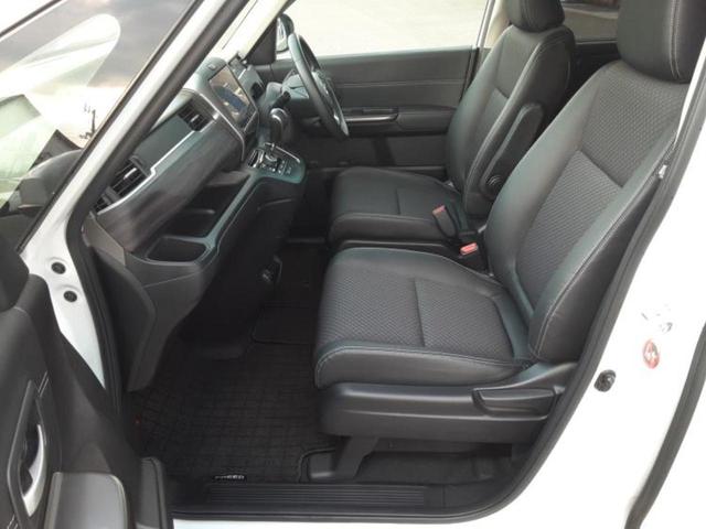 フリード Ｇ　新品タイヤ／保証書／純正　９インチ　メモリーナビ／ホンダセンシング／両側電動スライドドア／シートヒーター　前席／車線逸脱防止支援システム／シート　ハーフレザー／ドライブレコーダー　純正　バックカメラ（6枚目）