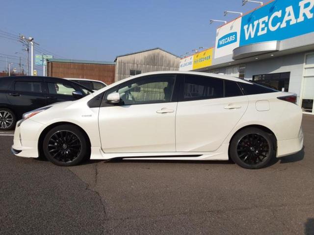 プリウス Sセーフティプラス 新品タイヤ/サンルーフ/純正エアロ/保証書/社外 SDナビ/衝突安全装置/車線逸脱防止支援システム/ヘッドランプ LED/Bluetooth接続/ETC/EBD付ABS/横滑り防止装置 フルエアロ(2枚目)