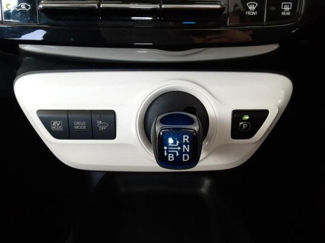 プリウス Sセーフティプラス 新品タイヤ/サンルーフ/純正エアロ/保証書/社外 SDナビ/衝突安全装置/車線逸脱防止支援システム/ヘッドランプ LED/Bluetooth接続/ETC/EBD付ABS/横滑り防止装置 フルエアロ(14枚目)