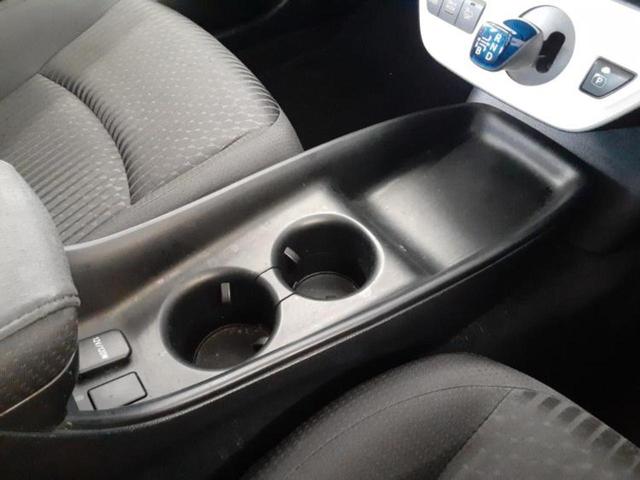 プリウス Sセーフティプラス 新品タイヤ/サンルーフ/純正エアロ/保証書/社外 SDナビ/衝突安全装置/車線逸脱防止支援システム/ヘッドランプ LED/Bluetooth接続/ETC/EBD付ABS/横滑り防止装置 フルエアロ(15枚目)