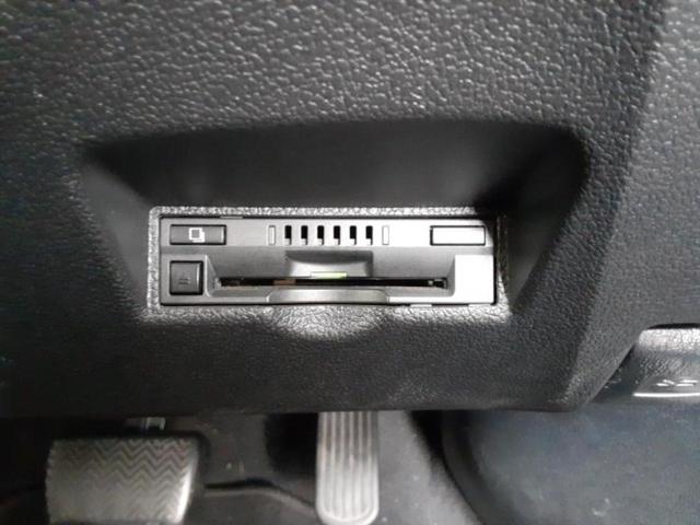 プリウス Sセーフティプラス 新品タイヤ/サンルーフ/純正エアロ/保証書/社外 SDナビ/衝突安全装置/車線逸脱防止支援システム/ヘッドランプ LED/Bluetooth接続/ETC/EBD付ABS/横滑り防止装置 フルエアロ(25枚目)