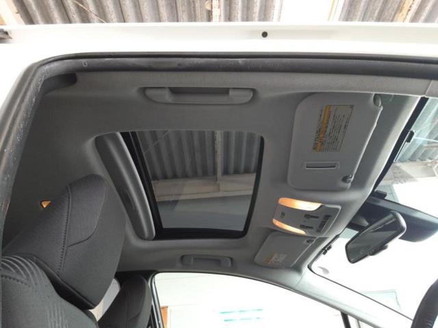 プリウス Sセーフティプラス 新品タイヤ/サンルーフ/純正エアロ/保証書/社外 SDナビ/衝突安全装置/車線逸脱防止支援システム/ヘッドランプ LED/Bluetooth接続/ETC/EBD付ABS/横滑り防止装置 フルエアロ(33枚目)