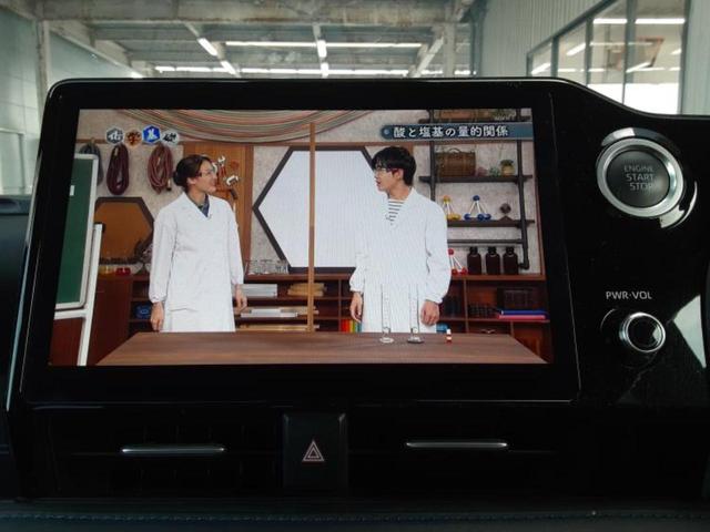 ヴォクシー S-Z ディスプレイオーディオ+ナビ10インチ/フリップダウンモニター 純正 12.8インチ/デジタルインナーミラー/トヨタセーフティセンス/両側電動スライドドア/シートヒーター 前席 衝突被害軽減システム(11枚目)