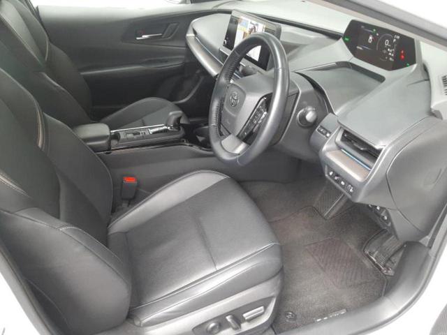 プリウス Z 新品タイヤ/サンルーフ/モデリスタエアロ/保証書/ディスプレイオーディオ+ナビ/デジタルインナーミラー/トヨタセーフティセンス/エアーシート 前席/全方位モニター/車線逸脱防止支援システム フルエアロ(4枚目)