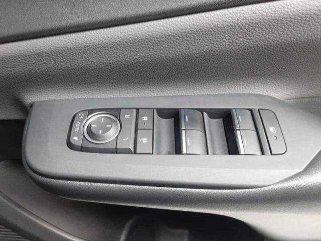 プリウス Z 新品タイヤ/サンルーフ/モデリスタエアロ/保証書/ディスプレイオーディオ+ナビ/デジタルインナーミラー/トヨタセーフティセンス/エアーシート 前席/全方位モニター/車線逸脱防止支援システム フルエアロ(32枚目)