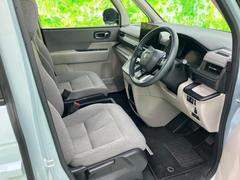 「この車の写真をもっと見たい」「状態が気になる」「この装備はついている？」どんな小さな疑問でもお気軽にお問い合わせください！ 4