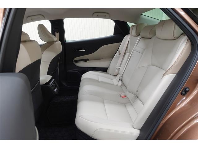 クラウンクロスオーバー Gレザーパッケージ 革シート 4WD バックカメラ 衝突被害軽減システム ETC ドラレコ LEDヘッドランプ 記録簿(10枚目)