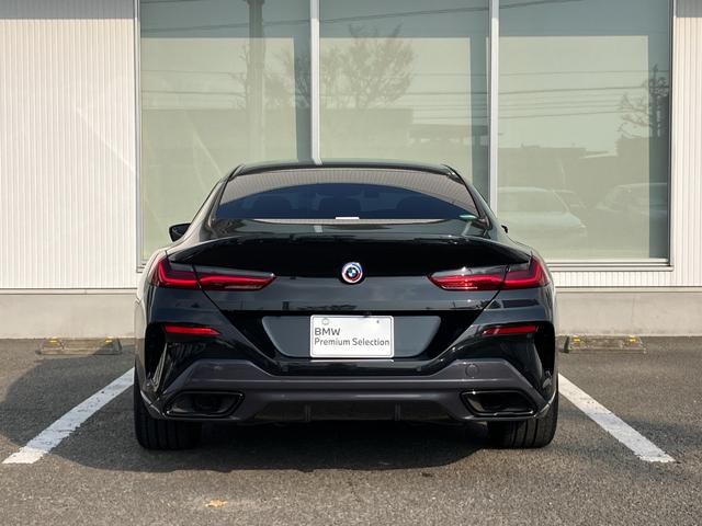 ８シリーズ ８４０ｉ　グランクーペ　Ｍスポーツ　Ｍテクニックスポーツパッケージ　インディビデュアルエクステンドレザーメリノ（タルトゥーフォ／ブラック）　弊社販売下取りワンオーナー車両　２年間走行距離無制限保証（4枚目）