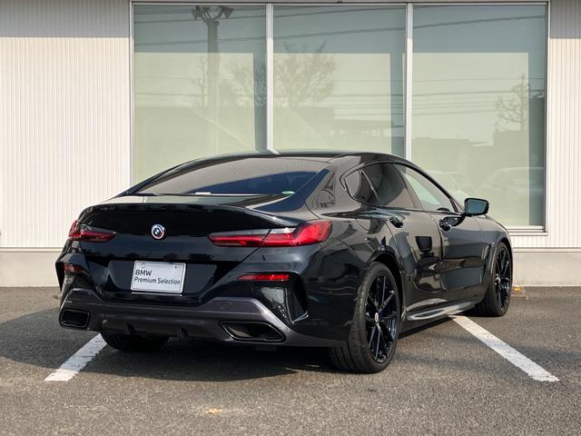 ８シリーズ ８４０ｉ　グランクーペ　Ｍスポーツ　Ｍテクニックスポーツパッケージ　インディビデュアルエクステンドレザーメリノ（タルトゥーフォ／ブラック）　弊社販売下取りワンオーナー車両　２年間走行距離無制限保証（5枚目）