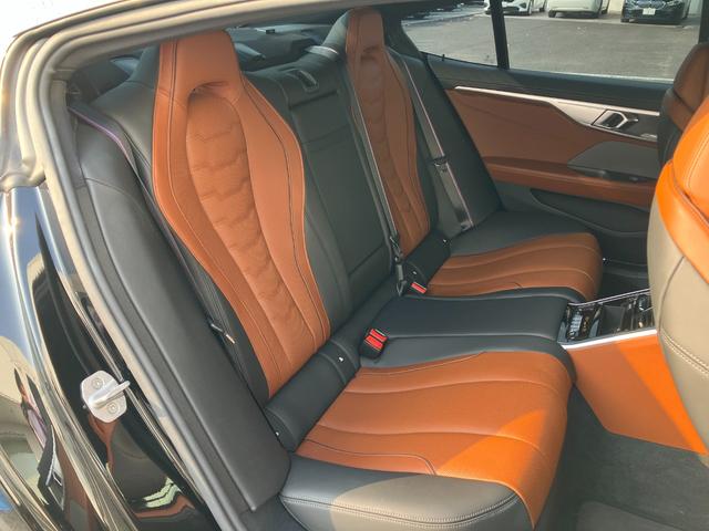 ８シリーズ ８４０ｉ　グランクーペ　Ｍスポーツ　Ｍテクニックスポーツパッケージ　インディビデュアルエクステンドレザーメリノ（タルトゥーフォ／ブラック）　弊社販売下取りワンオーナー車両　２年間走行距離無制限保証（31枚目）