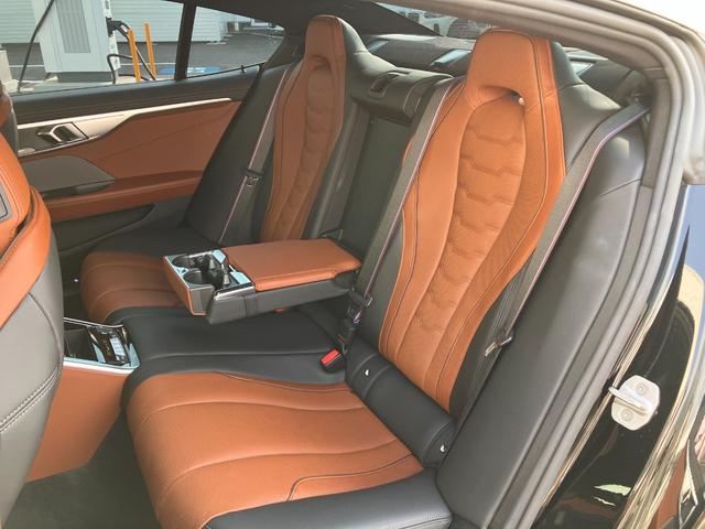 ８シリーズ ８４０ｉ　グランクーペ　Ｍスポーツ　Ｍテクニックスポーツパッケージ　インディビデュアルエクステンドレザーメリノ（タルトゥーフォ／ブラック）　弊社販売下取りワンオーナー車両　２年間走行距離無制限保証（36枚目）