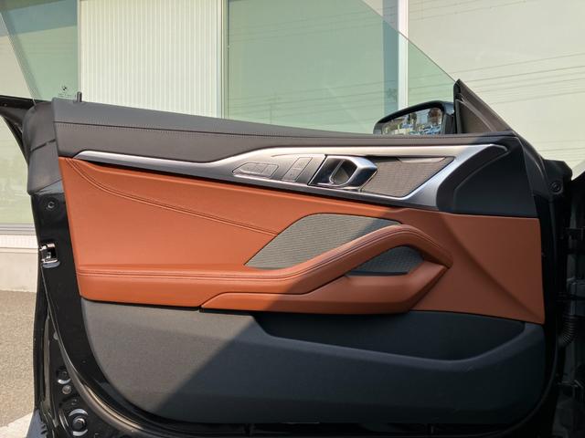 ８シリーズ ８４０ｉ　グランクーペ　Ｍスポーツ　Ｍテクニックスポーツパッケージ　インディビデュアルエクステンドレザーメリノ（タルトゥーフォ／ブラック）　弊社販売下取りワンオーナー車両　２年間走行距離無制限保証（39枚目）