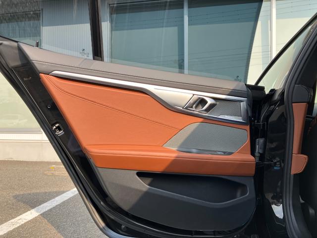 ８シリーズ ８４０ｉ　グランクーペ　Ｍスポーツ　Ｍテクニックスポーツパッケージ　インディビデュアルエクステンドレザーメリノ（タルトゥーフォ／ブラック）　弊社販売下取りワンオーナー車両　２年間走行距離無制限保証（40枚目）