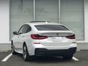 2年間走行距離無制限保証、安心もBMWクオリティ。BMWを熟知したメカニックによる360度チェックの納車前点検。交換基準に達した部品があれば、BMW純正部品だけを使用し整備した後にお引渡しします。