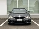 BMWCard (Visa)とBMWDinersCardの2種類をご用意。ポイントプログラムやサービスの他にカード契約期間中はBMWエマージェンシー・サービスが24時間365日ご利用いただけます。