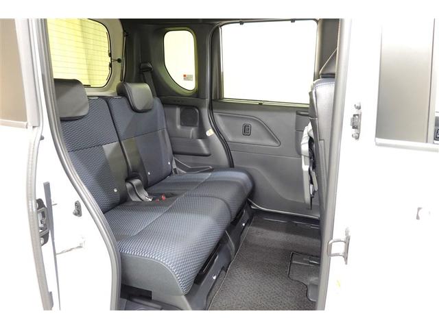 広い足元空間でゆったり乗車出来ます！