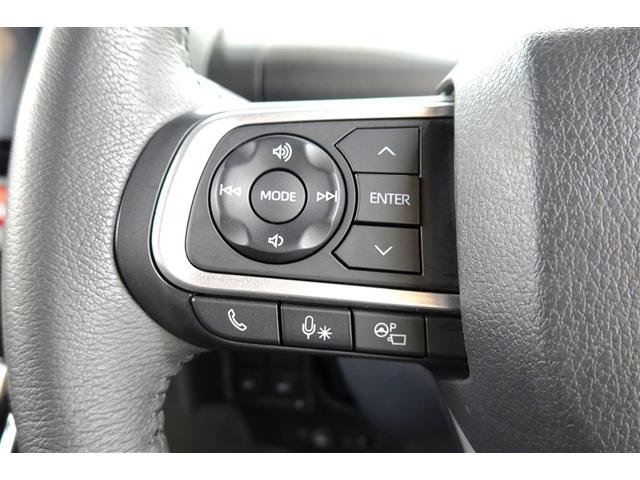 ハンドルから手を離さずに音量調整やリモコンの切り替えが出来るステアリングスイッチ♪