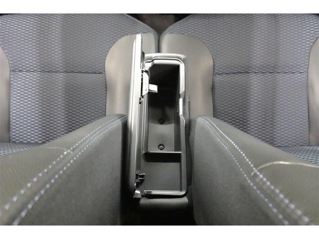 前席小物入れで室内スッキリ♪