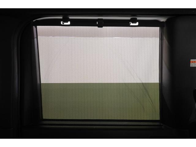 後席ロールサンシェイドで真夏のドライブも快適にお乗り頂けます！