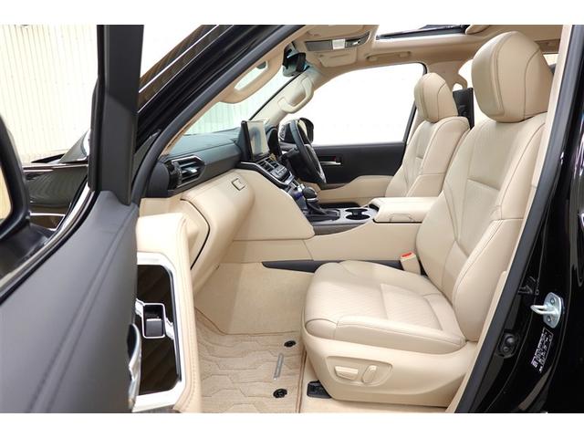 ランドクルーザー ＺＸ　革シート　４ＷＤ　フルセグ　メモリーナビ　ＤＶＤ再生　後席モニター　バックカメラ　衝突被害軽減システム　乗車定員７人　３列シート　ワンオーナー　記録簿　アイドリングストップ（8枚目）