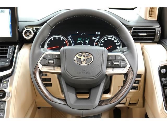 ランドクルーザー ＺＸ　革シート　４ＷＤ　フルセグ　メモリーナビ　ＤＶＤ再生　後席モニター　バックカメラ　衝突被害軽減システム　乗車定員７人　３列シート　ワンオーナー　記録簿　アイドリングストップ（18枚目）