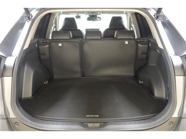 ゆとりのあるラゲッジルーム♪