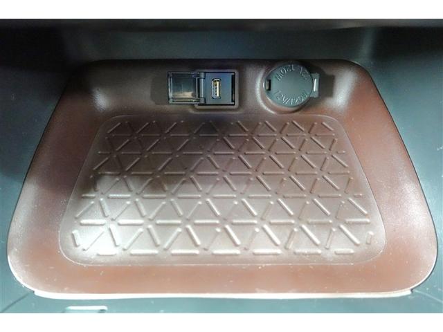 前席ＵＳＢソケット（ＴｙｐｅＡ）でスマホの音声を車内でお楽しみいただけます！