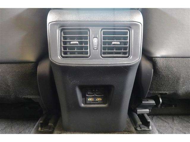 スマホの充電に便利な後席ＵＳＢソケット（ＴｙｐｅＡ）♪