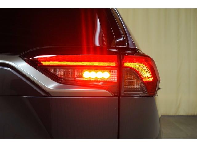 リヤフォグランプで大雨の時や霧が濃い時に後続車に存在を知らせることが出来るので安心♪