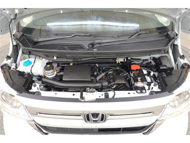 普段はあまり見ないエンジンルーム内も綺麗に仕上げています。見えないところも清潔に保ちたいですよね。