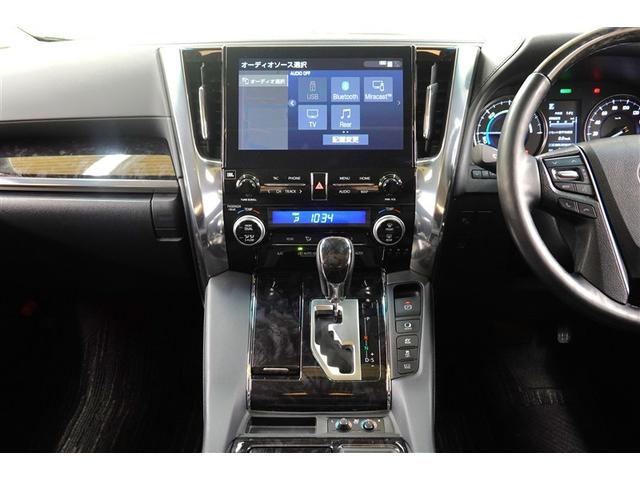 操作しやすいナビスイッチ＆エアコンパネル＆シフトレバー♪