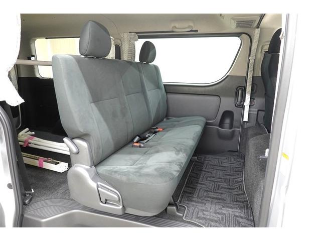 広い足元空間でゆったり乗車出来ます！