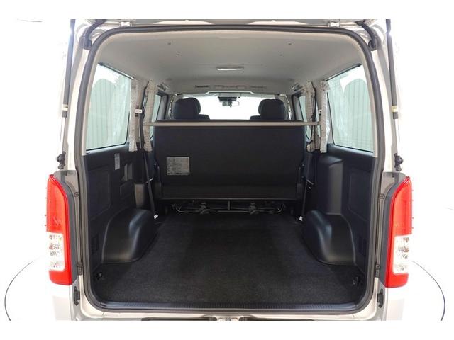 ゆとりのあるラゲッジルーム♪