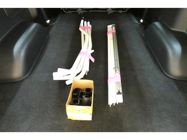 荷室の使い勝手を向上させるラゲージユーティリティフレーム♪