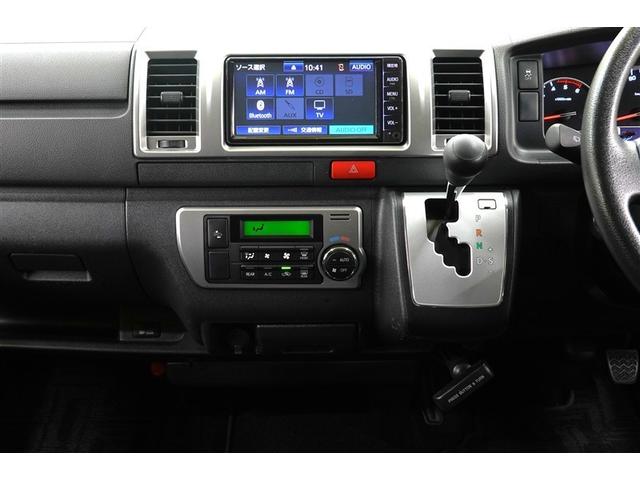 操作しやすいナビスイッチ＆エアコンパネル＆シフトレバー♪