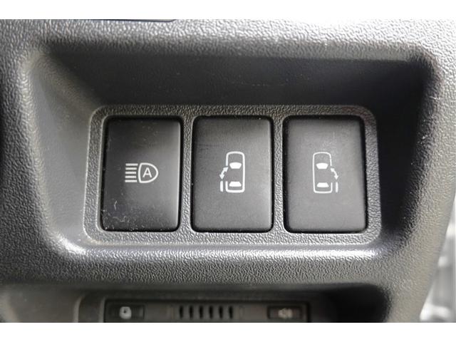 両側パワースライドドアが付いているので小さなお子様がいるご家庭には嬉しい装備♪