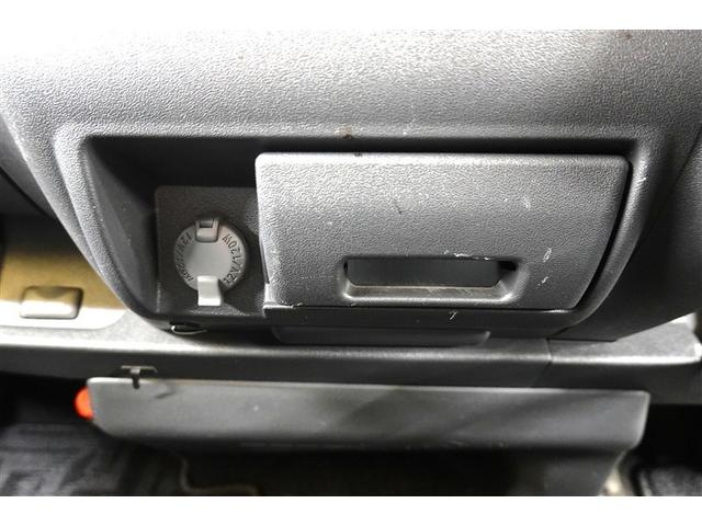 スマホの充電に便利な前席シガーソケット♪