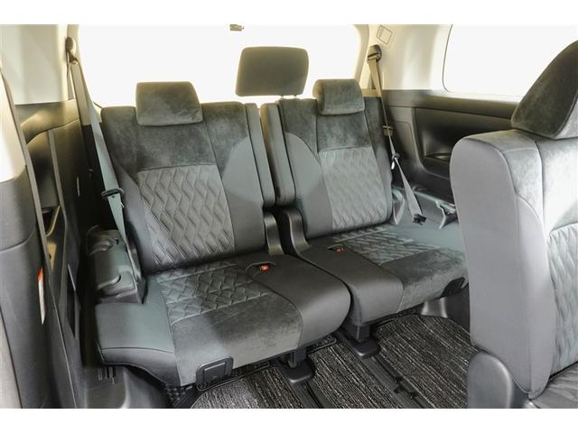 ３列シートで８人乗車出来ます！