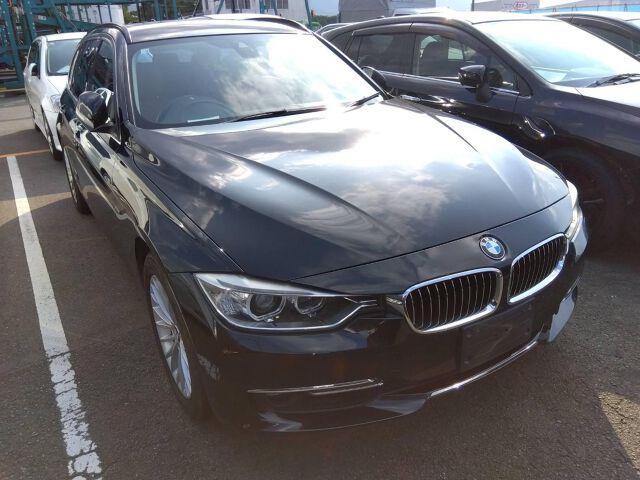 ３シリーズ ｘＤｒｉｖｅツーリング　ラグジュアリー　４ＷＤ　ＴＢ（4枚目）