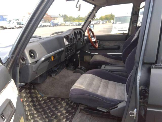 ランドクルーザー６０ バン　ＶＸ　ハイルーフ（3枚目）