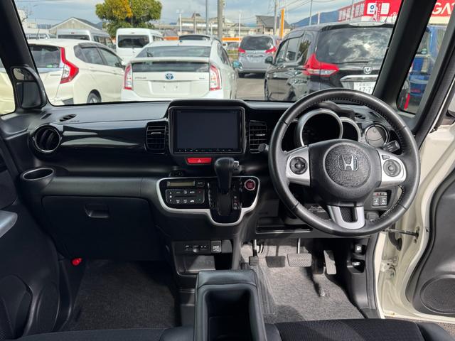 Ｎ－ＢＯＸカスタム Ｇ・ターボＬパッケージ　８インチナビ・衝突軽減ブレーキ・両側パワースライドドア（3枚目）