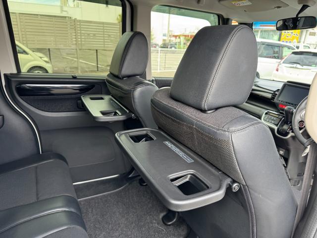 Ｎ－ＢＯＸカスタム Ｇ・ターボＬパッケージ　８インチナビ・衝突軽減ブレーキ・両側パワースライドドア（17枚目）