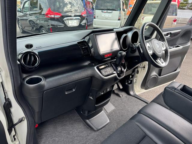 Ｎ－ＢＯＸカスタム Ｇ・ターボＬパッケージ　８インチナビ・衝突軽減ブレーキ・両側パワースライドドア（18枚目）